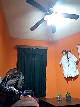 miicheele32 online show from 11/13/25, 01:59