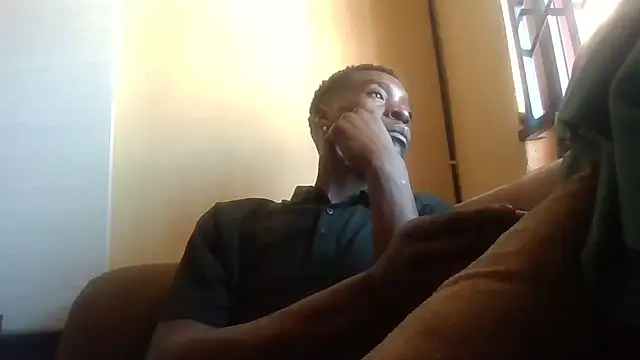 Snapshot of SmallGoodNutts chatting on 11/05/25, 09:31 SmallGoodNutts online show from 11/05/25, 09:31