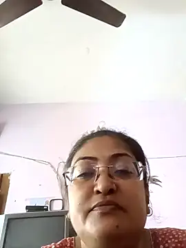 Snapshot of LAVERNIYA_ chatting on 12/29/24, 05:21 LAVERNIYA online show from 12/29/24, 05:21