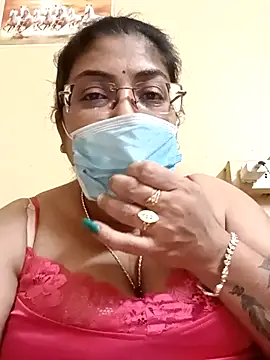Snapshot of LAVERNIYA_ chatting on 02/27/25, 02:54 LAVERNIYA online show from 02/27/25, 02:54