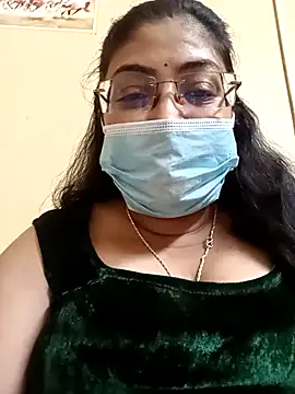 Snapshot of LAVERNIYA_ chatting on 03/05/25, 12:00 LAVERNIYA online show from 03/05/25, 12:00