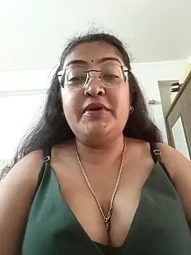 Snapshot of LAVERNIYA_ chatting on 09/10/25, 05:51 LAVERNIYA online show from 09/10/25, 05:51