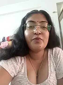 LAVERNIYA  online show from 10/12/25, 09:41