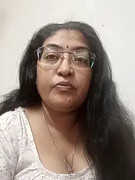 LAVERNIYA  online show from 10/15/25, 06:35