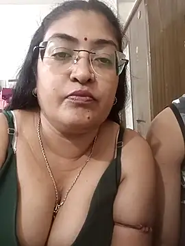 LAVERNIYA  online show from 10/15/25, 06:41