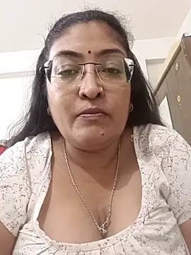 LAVERNIYA  online show from 10/16/25, 12:39