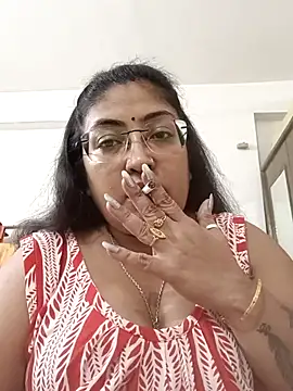 LAVERNIYA  online show from 10/25/25, 11:07