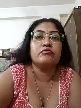 LAVERNIYA  online show from 10/28/25, 10:08