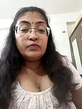 LAVERNIYA  online show from 10/31/25, 10:05