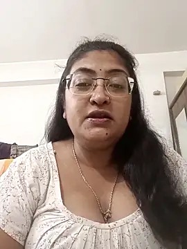 LAVERNIYA  online show from 11/03/25, 02:29