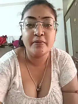 LAVERNIYA  online show from 11/04/25, 05:17