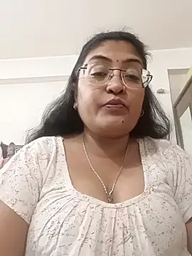 LAVERNIYA  online show from 11/14/25, 11:42