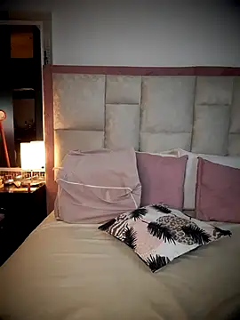 atheneacruize online show from 11/19/25, 07:58