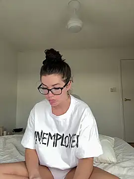 Snapshot of summermc_xx chatting on 03/10/25, 04:17 summermc xx online show from 03/10/25, 04:17