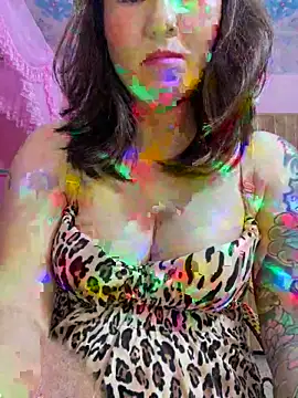 Snapshot of Ory22 chatting on 10/21/25, 11:16 Ory22 online show from 10/21/25, 11:16