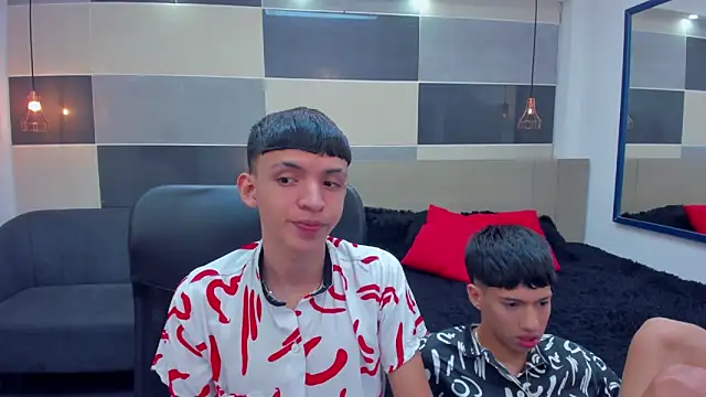 Snapshot of Juan_Nd_Steven chatting on 12/15/24, 01:11 Juan Nd Steven online show from 12/15/24, 01:11