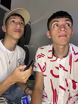 Snapshot of Juan_Nd_Steven chatting on 12/18/24, 04:31 Juan Nd Steven online show from 12/18/24, 04:31