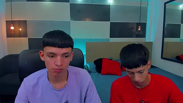 Snapshot of Juan_Nd_Steven chatting on 12/21/24, 10:06 Juan Nd Steven online show from 12/21/24, 10:06