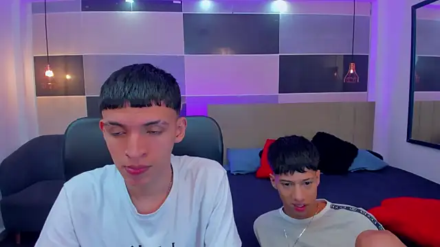 Snapshot of Juan_Nd_Steven chatting on 12/28/24, 04:19 Juan Nd Steven online show from 12/28/24, 04:19