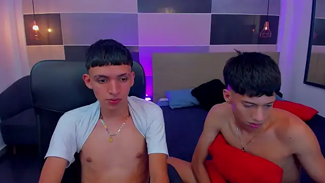 Snapshot of Juan_Nd_Steven chatting on 12/28/24, 07:22 Juan Nd Steven online show from 12/28/24, 07:22