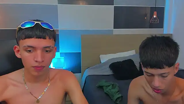 Snapshot of Juan_Nd_Steven chatting on 01/07/25, 07:20 Juan Nd Steven online show from 01/07/25, 07:20