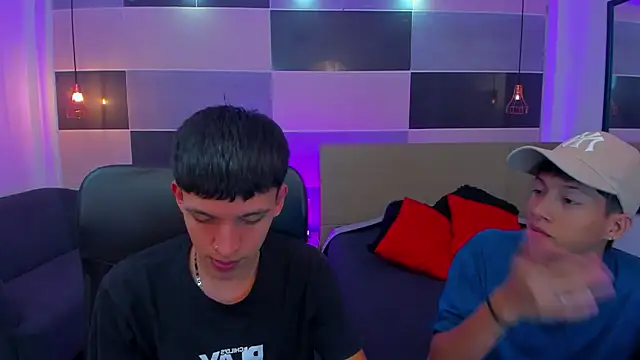 Snapshot of Juan_Nd_Steven chatting on 01/30/25, 04:27 Juan Nd Steven online show from 01/30/25, 04:27