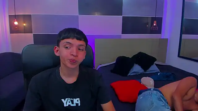 Snapshot of Juan_Nd_Steven chatting on 01/30/25, 07:29 Juan Nd Steven online show from 01/30/25, 07:29