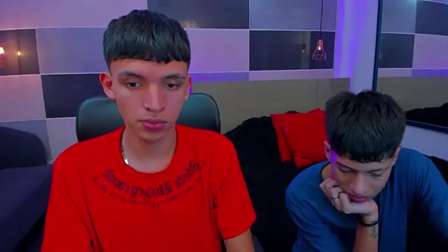 Snapshot of Juan_Nd_Steven chatting on 02/13/25, 10:34 Juan Nd Steven online show from 02/13/25, 10:34