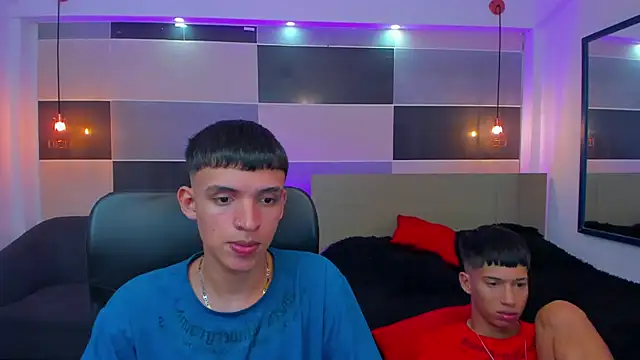 Snapshot of Juan_Nd_Steven chatting on 03/22/25, 11:11 Juan Nd Steven online show from 03/22/25, 11:11