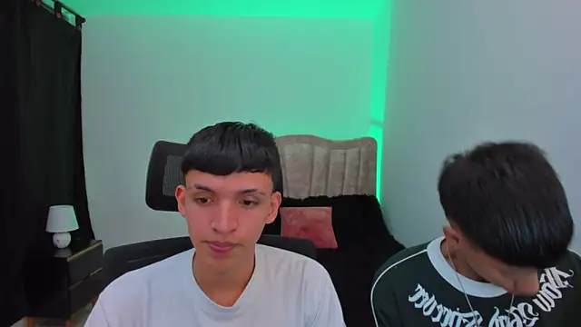 Snapshot of Juan_Nd_Steven chatting on 09/11/25, 04:45 Juan Nd Steven online show from 09/11/25, 04:45