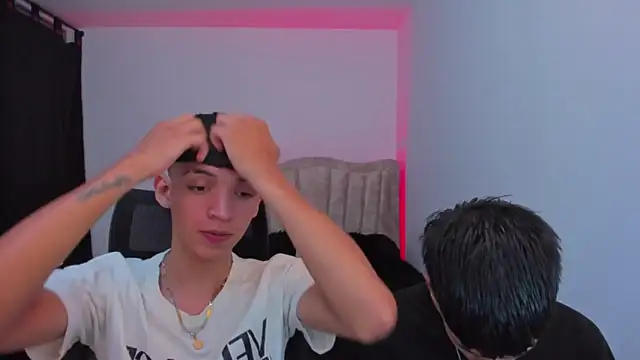 Snapshot of Juan_Nd_Steven chatting on 09/19/25, 01:51 Juan Nd Steven online show from 09/19/25, 01:51