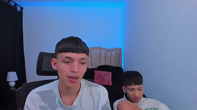 Snapshot of Juan_Nd_Steven chatting on 09/23/25, 04:26 Juan Nd Steven online show from 09/23/25, 04:26