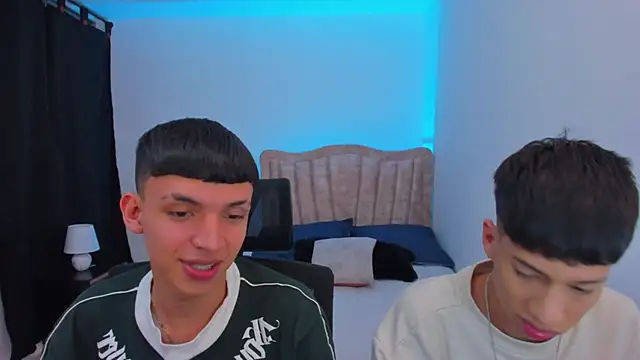 Snapshot of Juan_Nd_Steven chatting on 10/09/25, 04:32 Juan Nd Steven online show from 10/09/25, 04:32