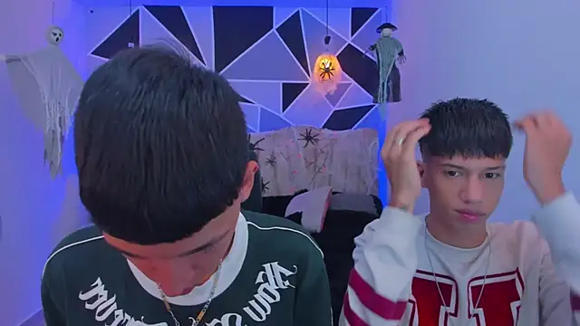 Snapshot of Juan_Nd_Steven chatting on 10/25/25, 04:09 Juan Nd Steven online show from 10/25/25, 04:09