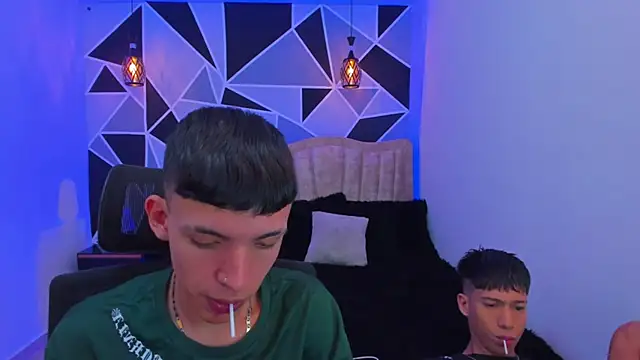 Snapshot of Juan_Nd_Steven chatting on 11/19/25, 04:12 Juan Nd Steven online show from 11/19/25, 04:12