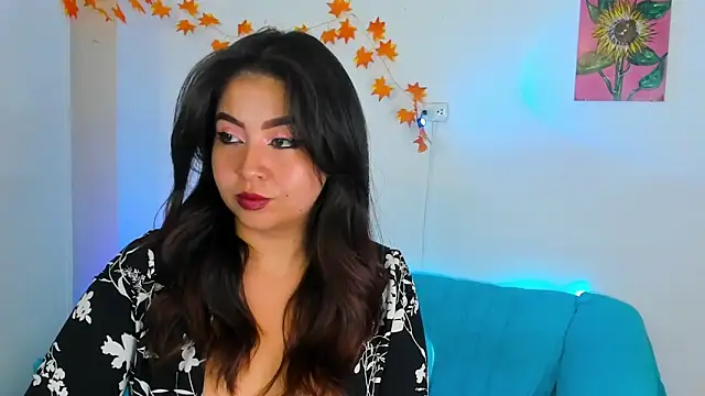 Snapshot of LiahDiaz chatting on 12/20/24, 08:45 LiahDiaz online show from 12/20/24, 08:45