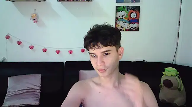 Snapshot of AndrewAnndCherry chatting on 02/05/25, 12:53 AndrewAnndCherry online show from 02/05/25, 12:53