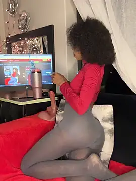 Snapshot of Dime-__ chatting on 11/04/25, 11:15 Dime- online show from 11/04/25, 11:15