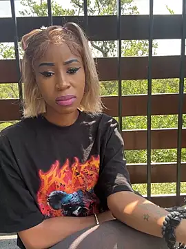 Snapshot of Dime-__ chatting on 11/13/25, 12:15 Dime- online show from 11/13/25, 12:15