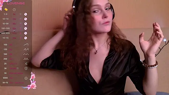 Snapshot of Jenna_Sativa chatting on 02/13/25, 01:59 Jenna Sativa online show from 02/13/25, 01:59