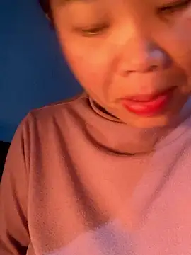 Laura8910 online show from 12/05/24, 05:26