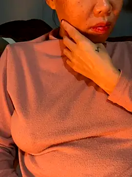 Laura8910 online show from 12/05/24, 12:00