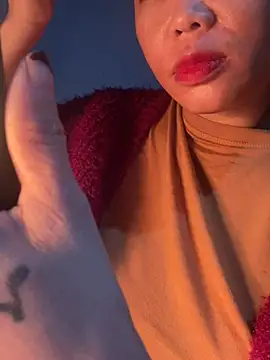 Laura8910 online show from 12/13/24, 01:01