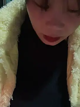 Laura8910 online show from 02/17/25, 01:32