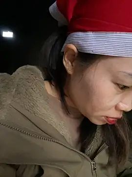 Laura8910 online show from 02/23/25, 10:39