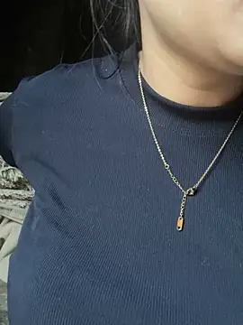 Laura8910 online show from 03/11/25, 10:40