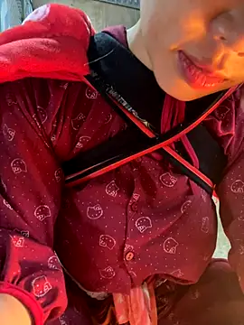 Laura8910 online show from 11/11/25, 12:43