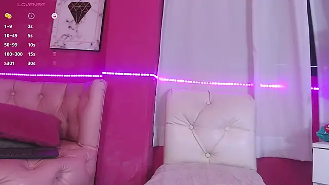 Snapshot of ChristyAddams chatting on 12/12/24, 12:22 ChristyAddams online show from 12/12/24, 12:22