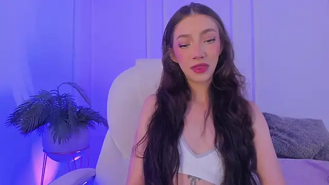 Snapshot of Mariapettit chatting on 03/06/25, 12:52 Mariapettit online show from 03/06/25, 12:52