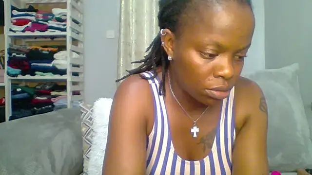 Petite 254 online show from 09/19/25, 12:17